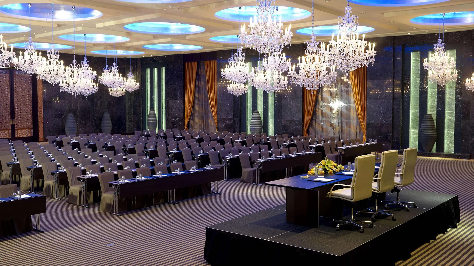 Raffles Dubai Hotel 5*,